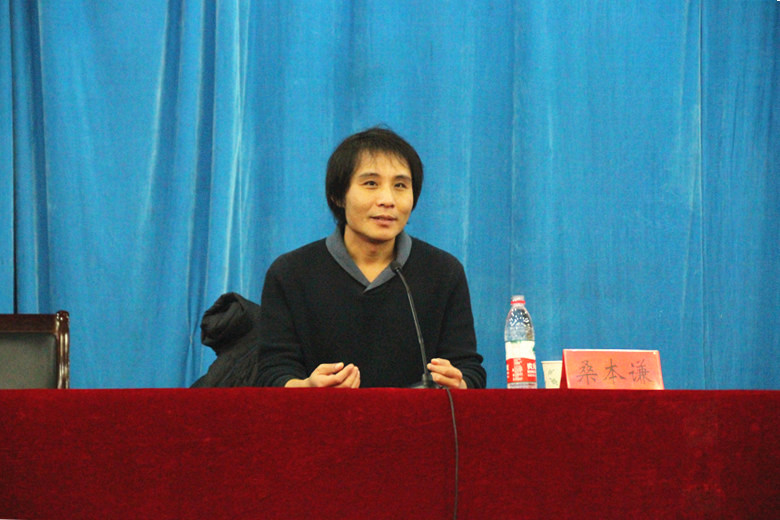 法学院举办“探索法律背后的逻辑”专题讲座